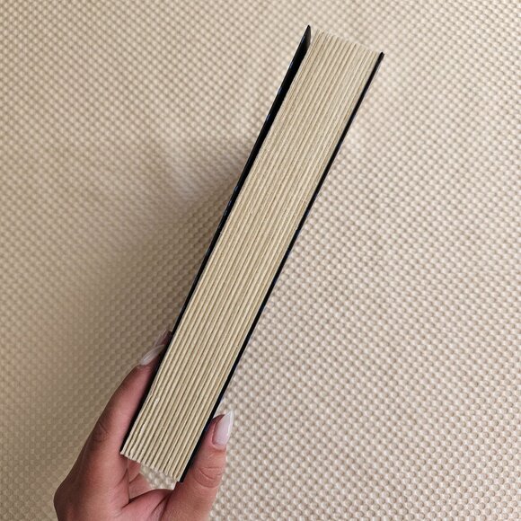 4/$40 The Woman in the Window: A‎ Novel by AJ Finn - Paperback - Picture 7 of 8